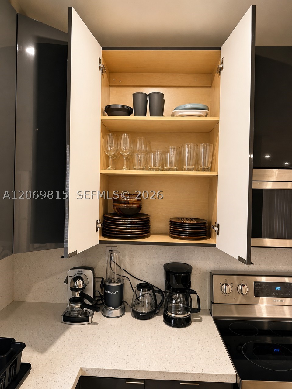 204 SW 2nd Ave, Hallandale Beach FL 33009