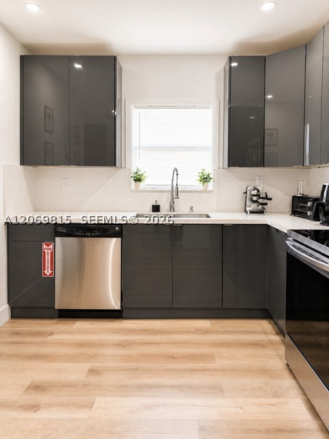 204 SW 2nd Ave, Hallandale Beach FL 33009