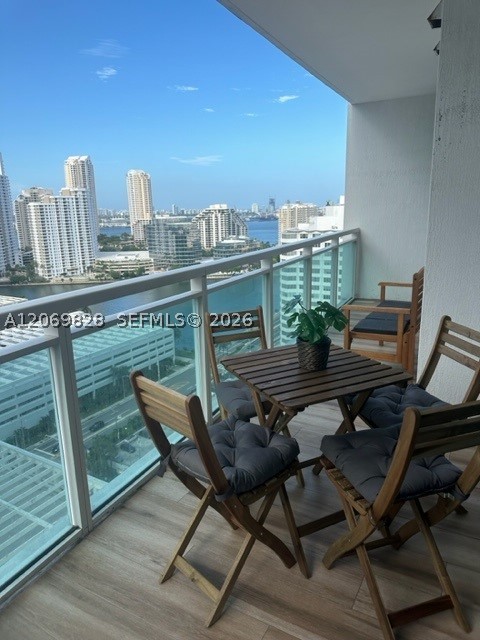 950 Brickell Bay Dr #2104, Miami FL 33131