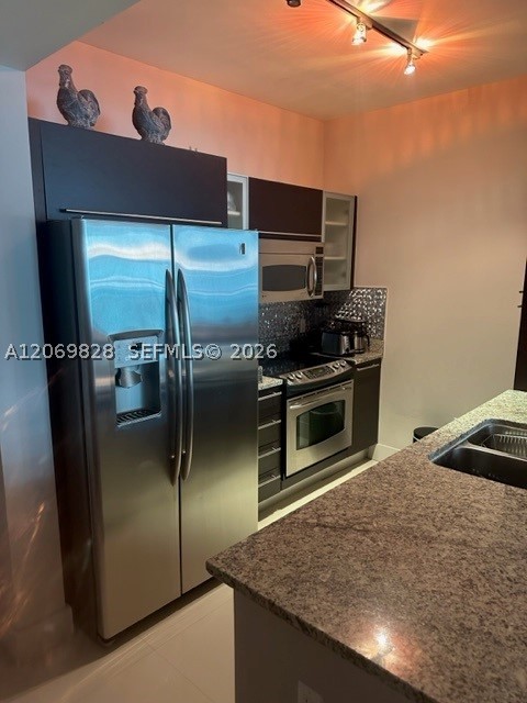 950 Brickell Bay Dr #2104, Miami FL 33131