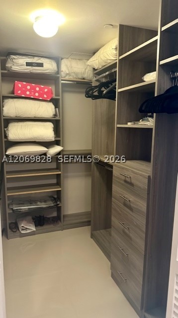 950 Brickell Bay Dr #2104, Miami FL 33131