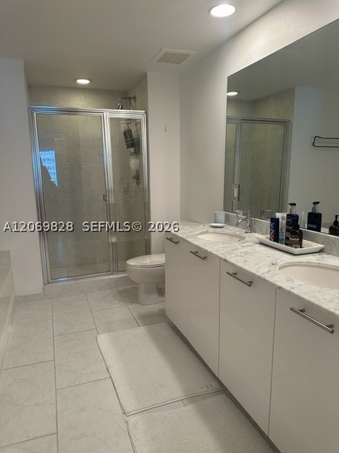 950 Brickell Bay Dr #2104, Miami FL 33131
