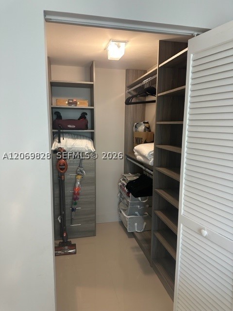 950 Brickell Bay Dr #2104, Miami FL 33131