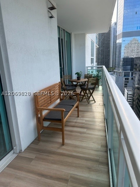 950 Brickell Bay Dr #2104, Miami FL 33131