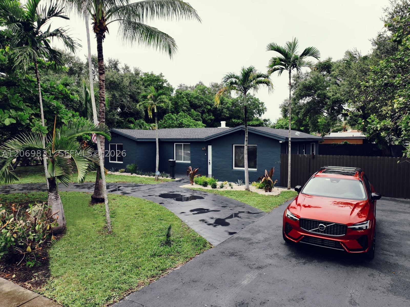 801 NE 144th St, North Miami FL 33161