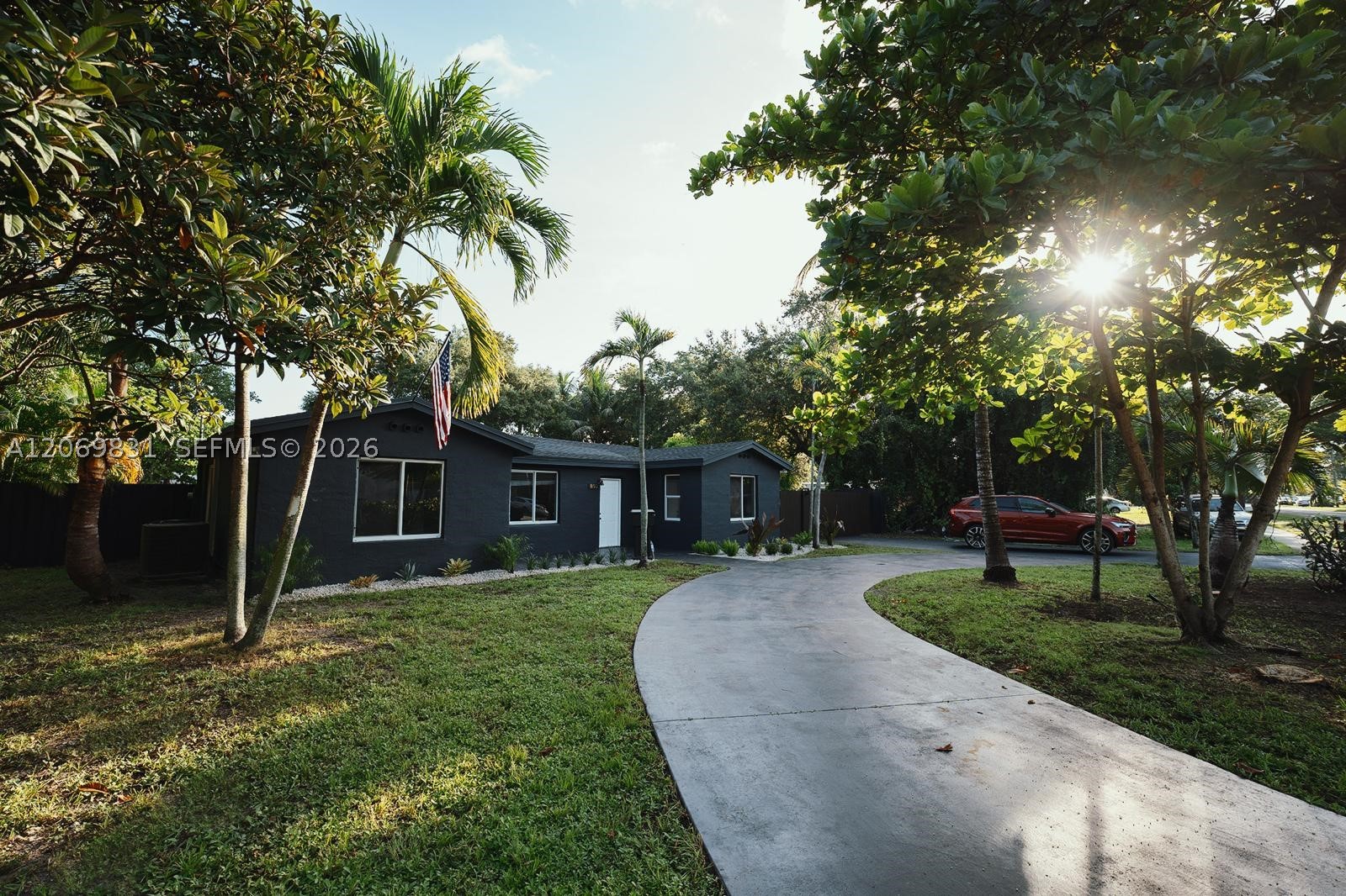 801 NE 144th St, North Miami FL 33161