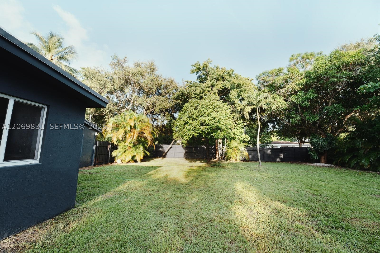 801 NE 144th St, North Miami FL 33161