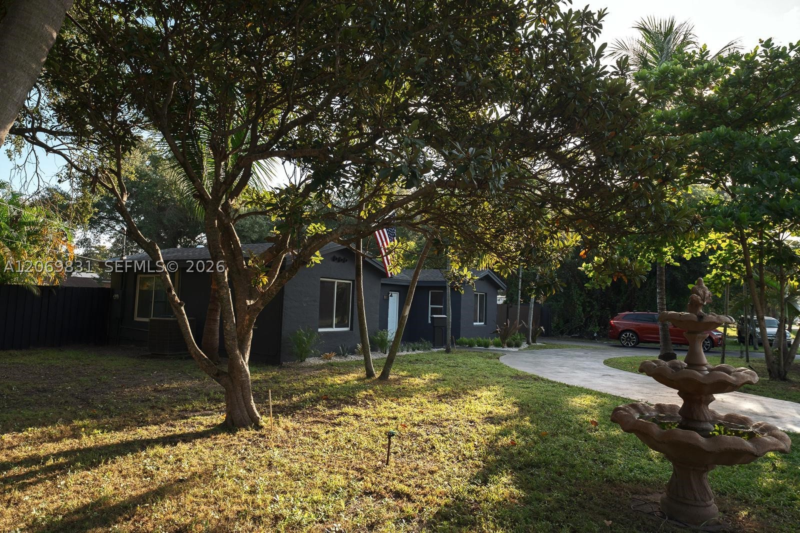 801 NE 144th St, North Miami FL 33161