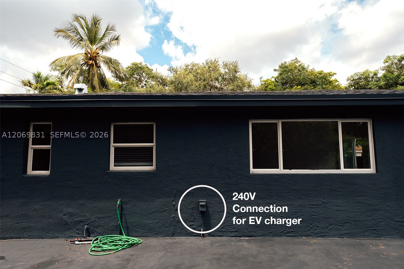 801 NE 144th St, North Miami FL 33161