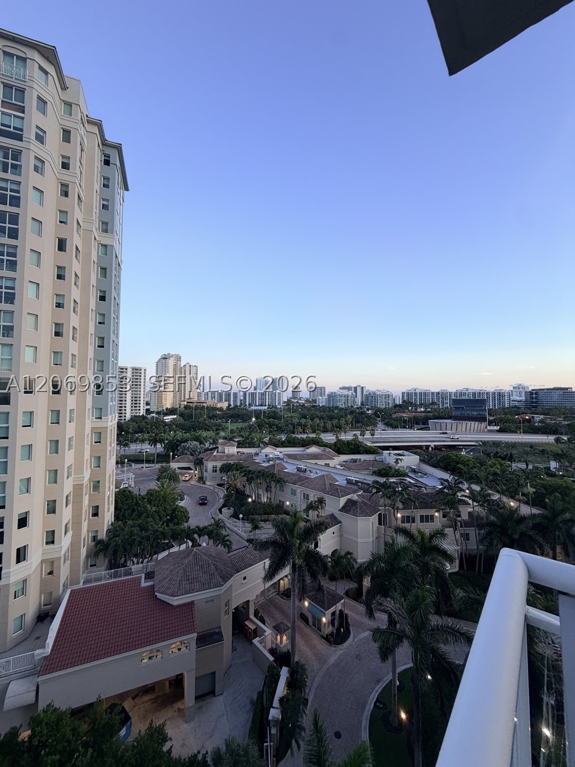 19501 W Country Club Dr #1004, Aventura FL 33180