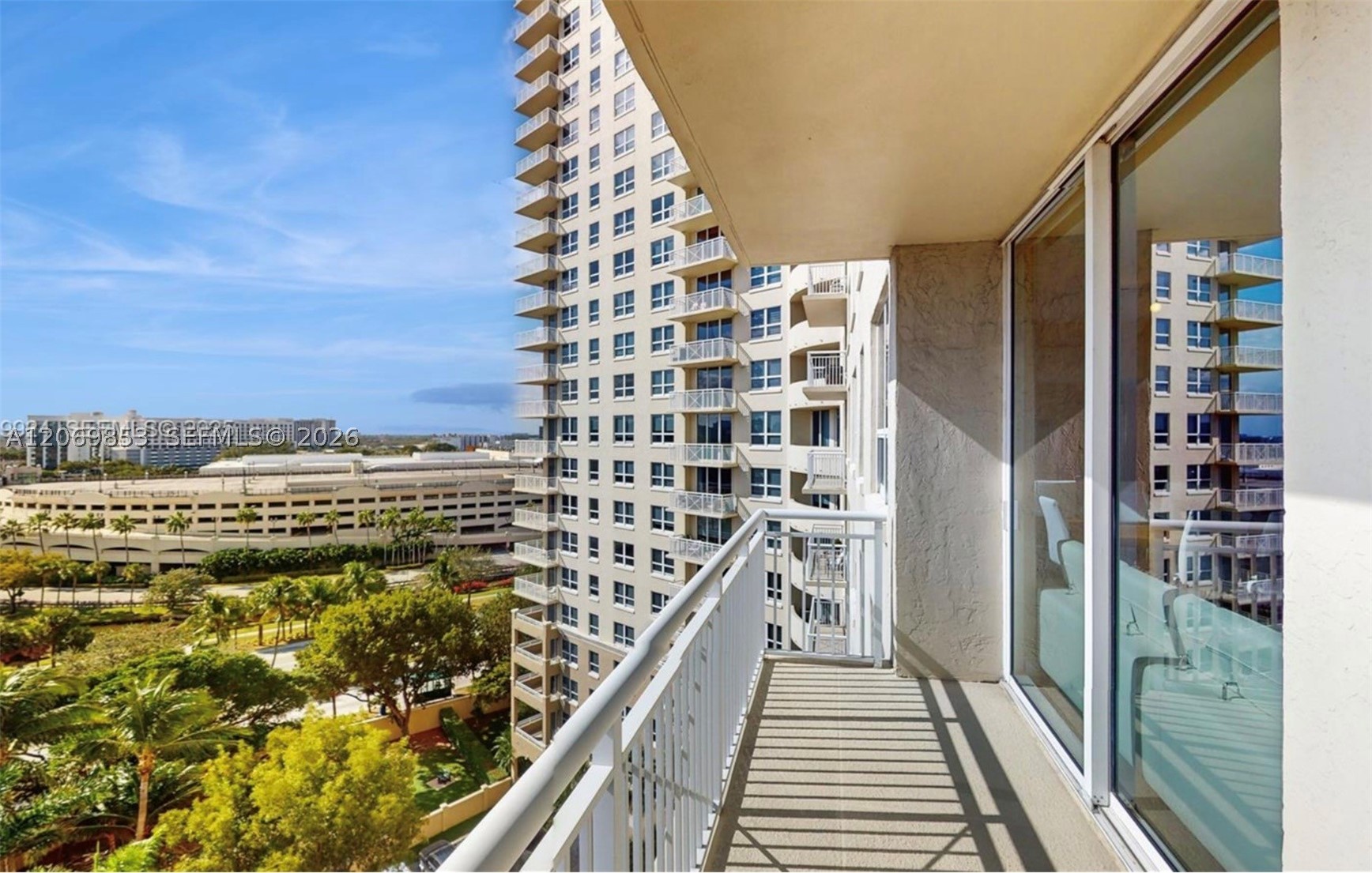 19501 W Country Club Dr #1004, Aventura FL 33180