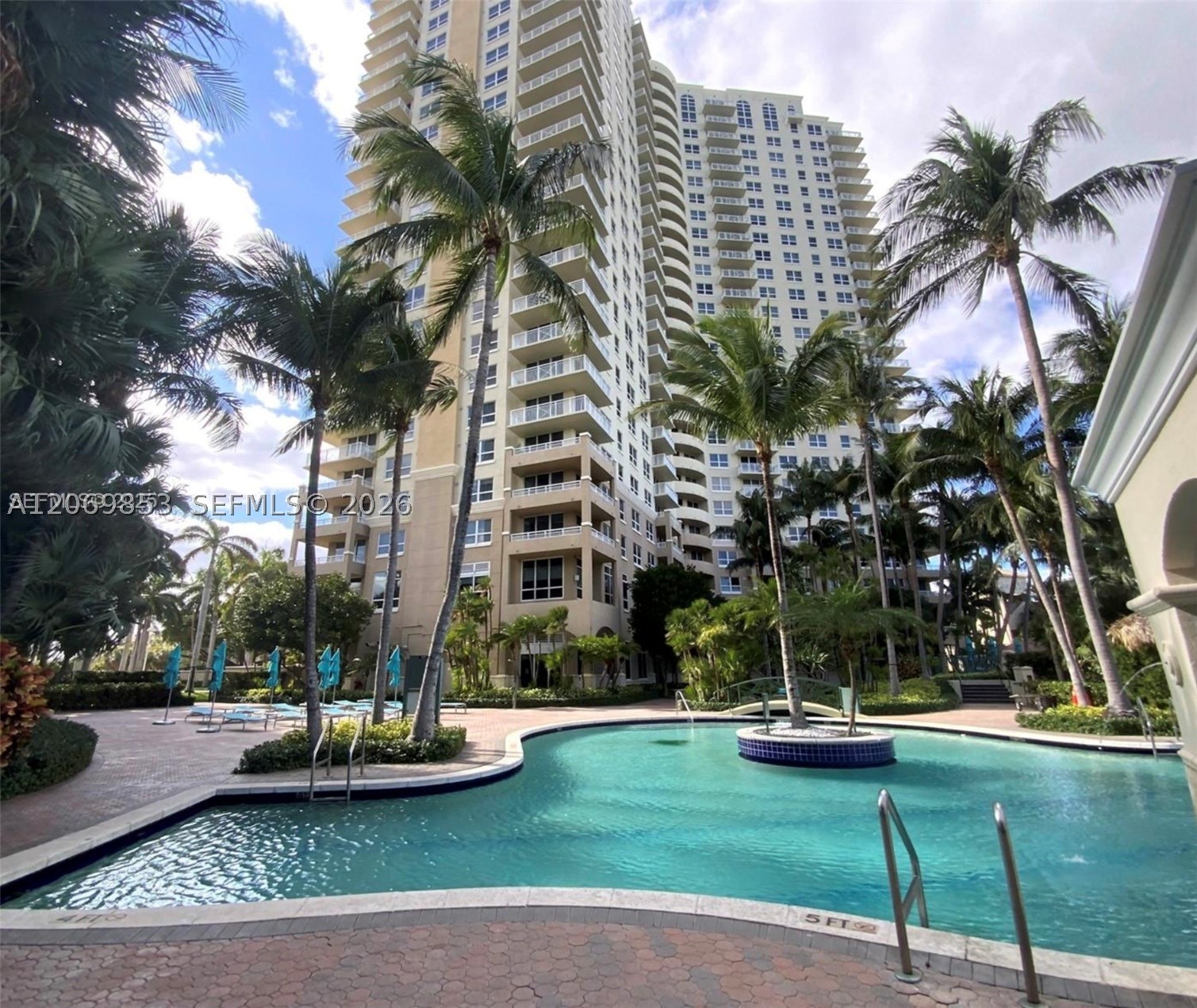 19501 W Country Club Dr #1004, Aventura FL 33180