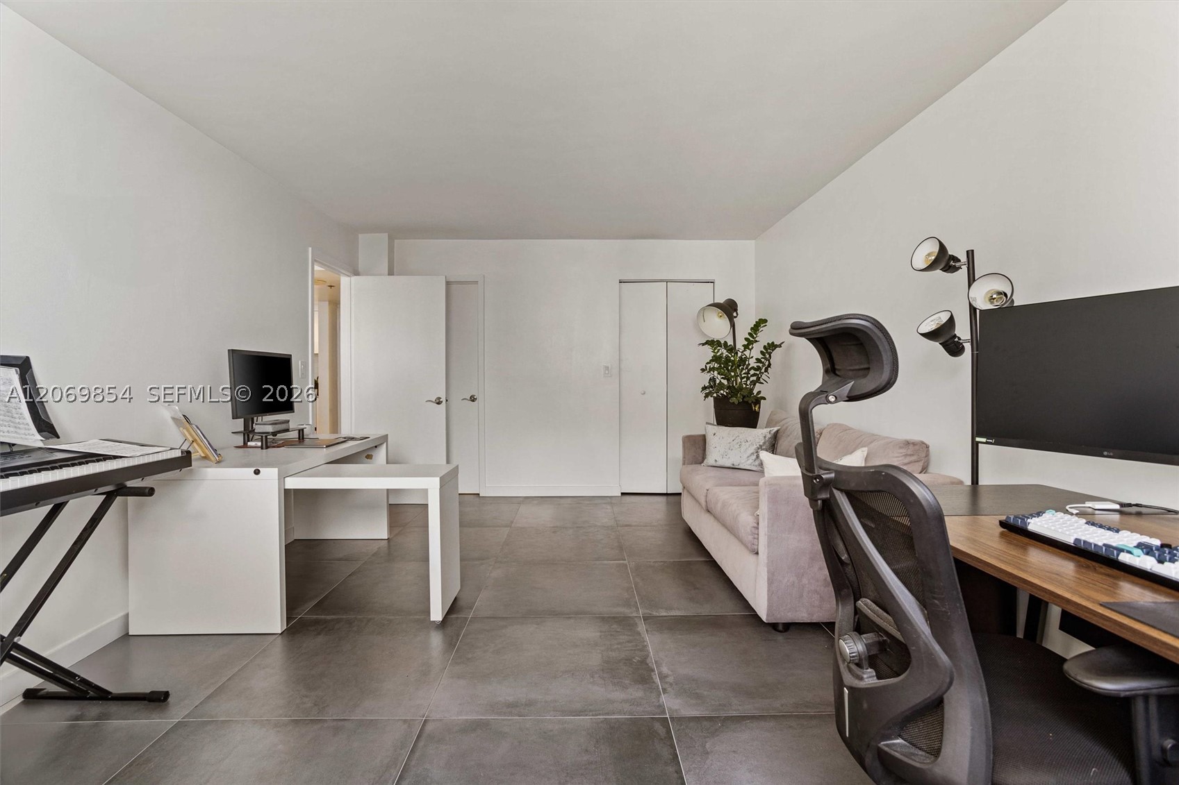 540 Brickell Key Dr #1519, Miami FL 33131