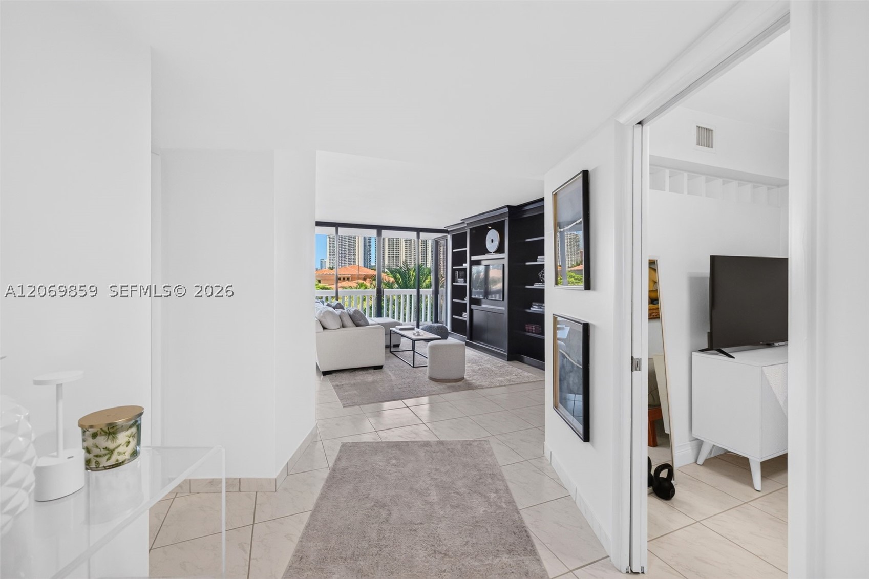 1000 Island Blvd #405, Aventura FL 33160