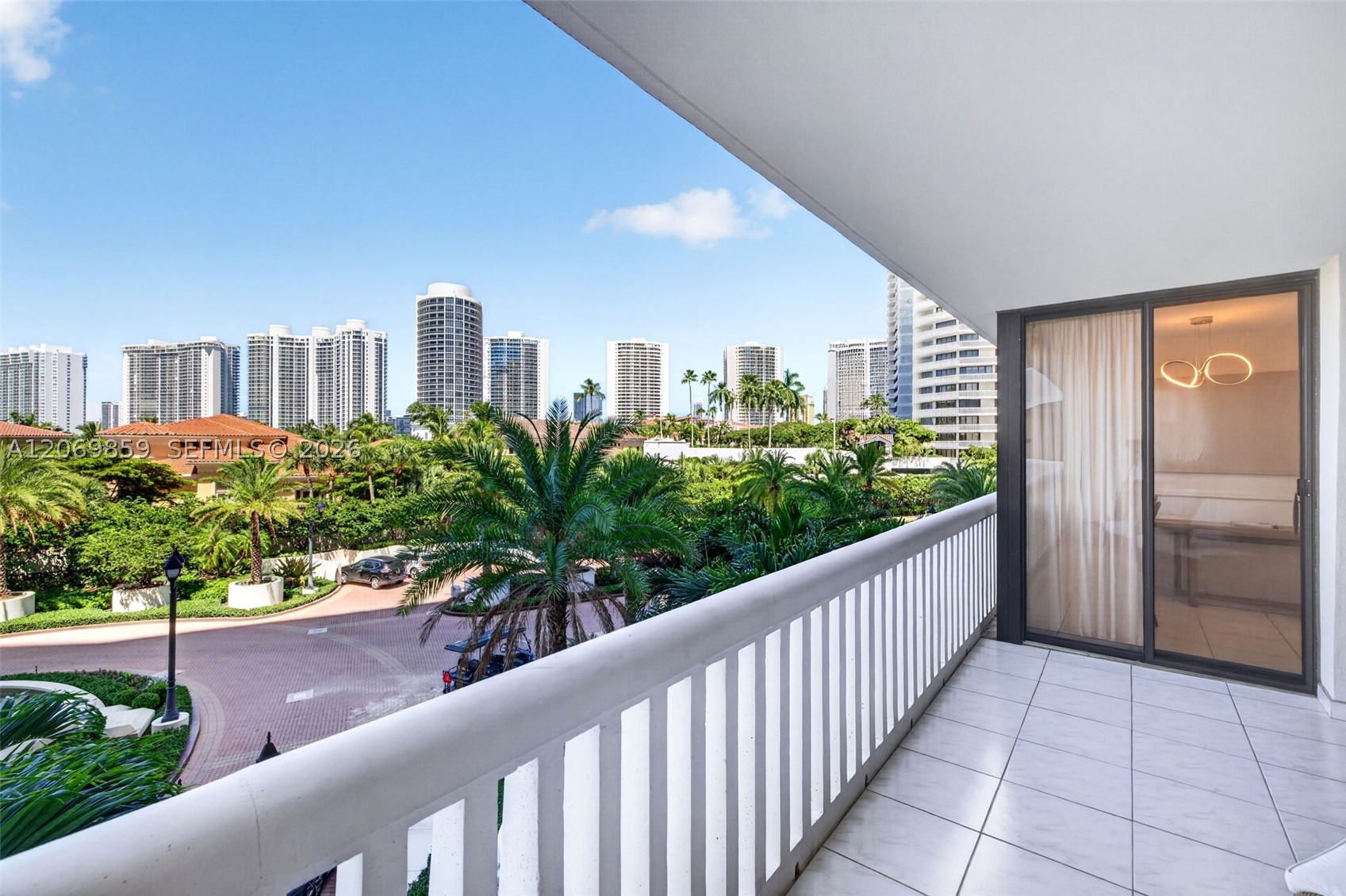 1000 Island Blvd #405, Aventura FL 33160