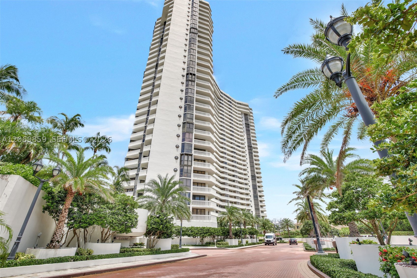 1000 Island Blvd #405, Aventura FL 33160