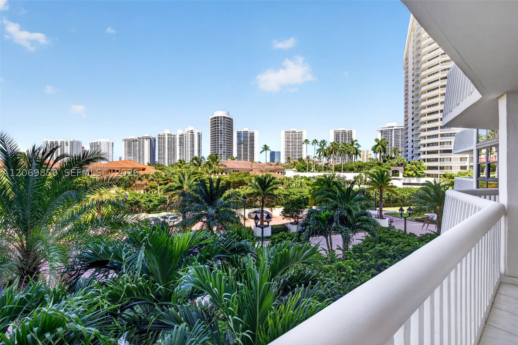 1000 Island Blvd #405, Aventura FL 33160