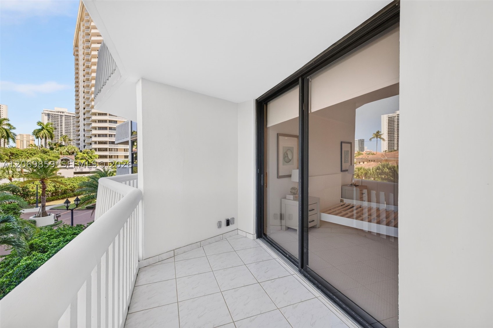1000 Island Blvd #405, Aventura FL 33160