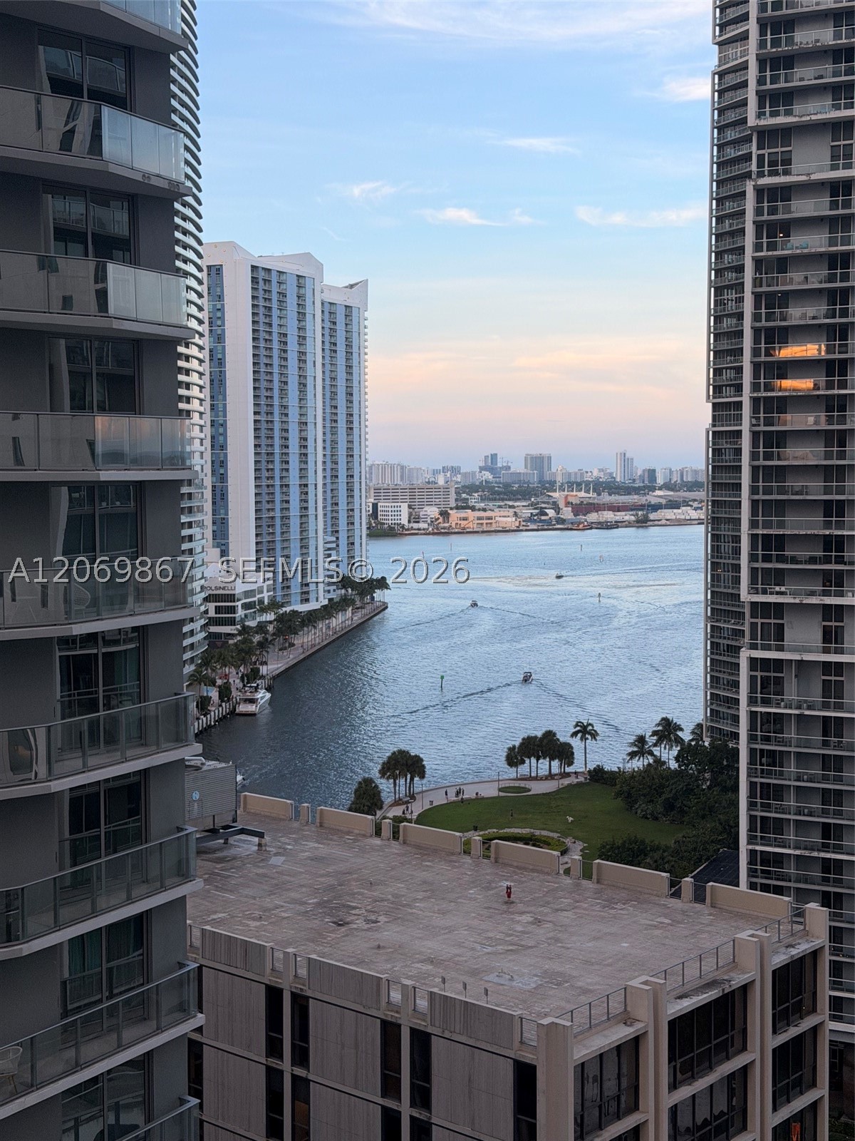 55 SE 6th St #2007, Miami FL 33131
