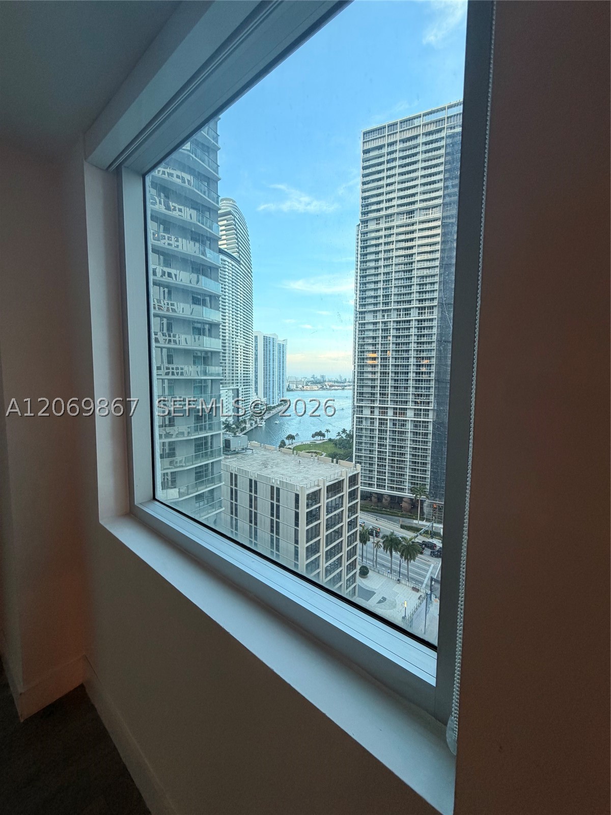 55 SE 6th St #2007, Miami FL 33131