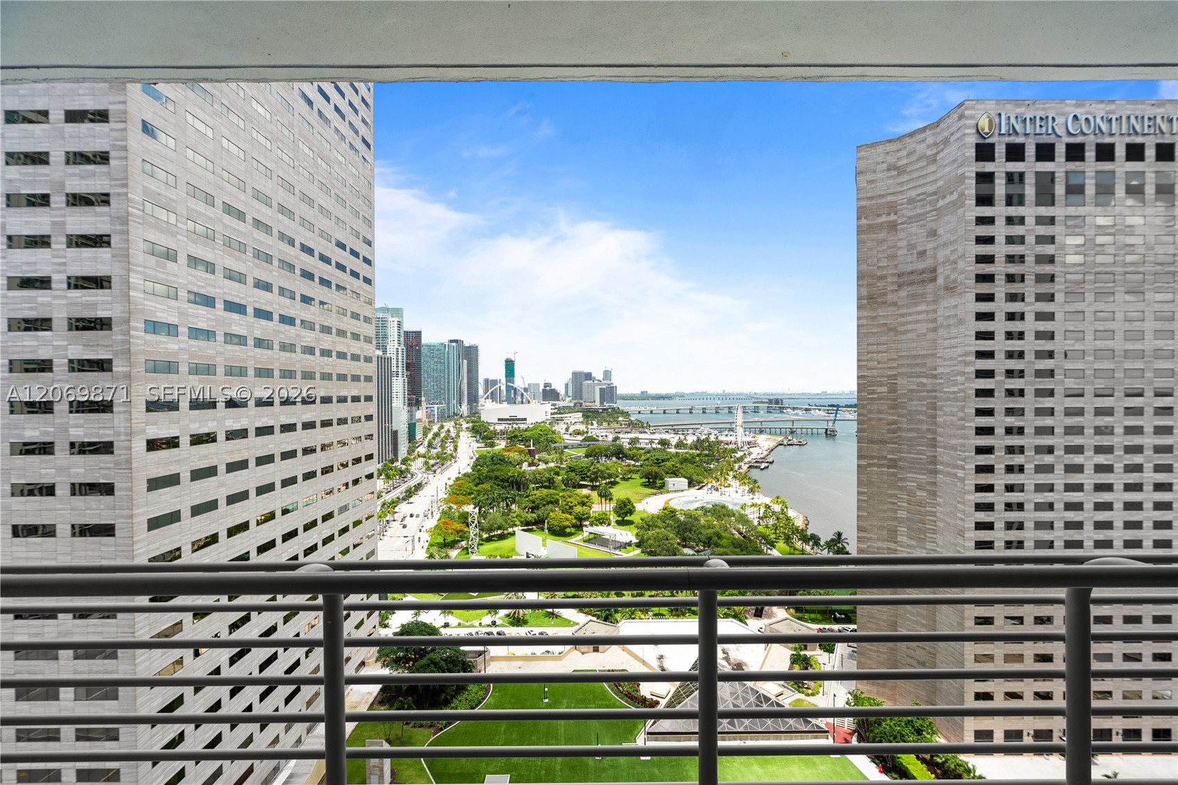 325 S Biscayne Blvd #2522, Miami FL 33131