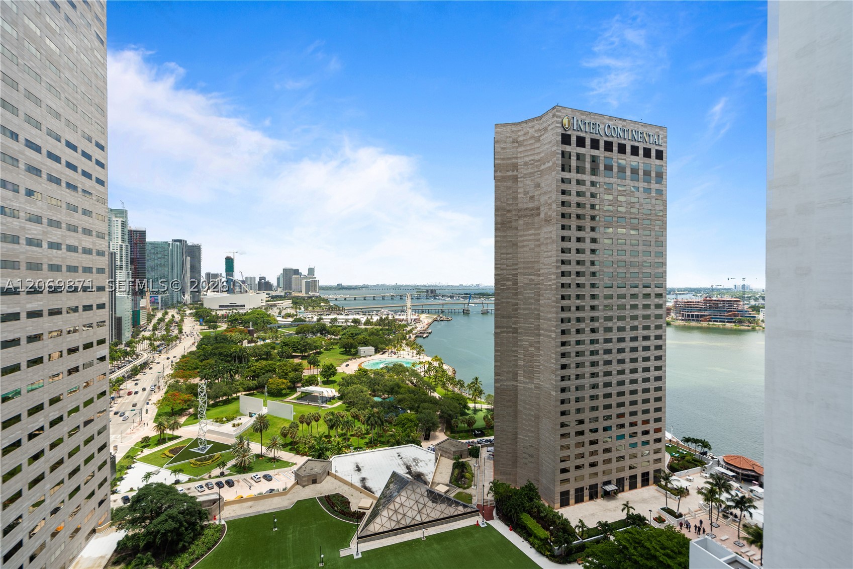325 S Biscayne Blvd #2522, Miami FL 33131