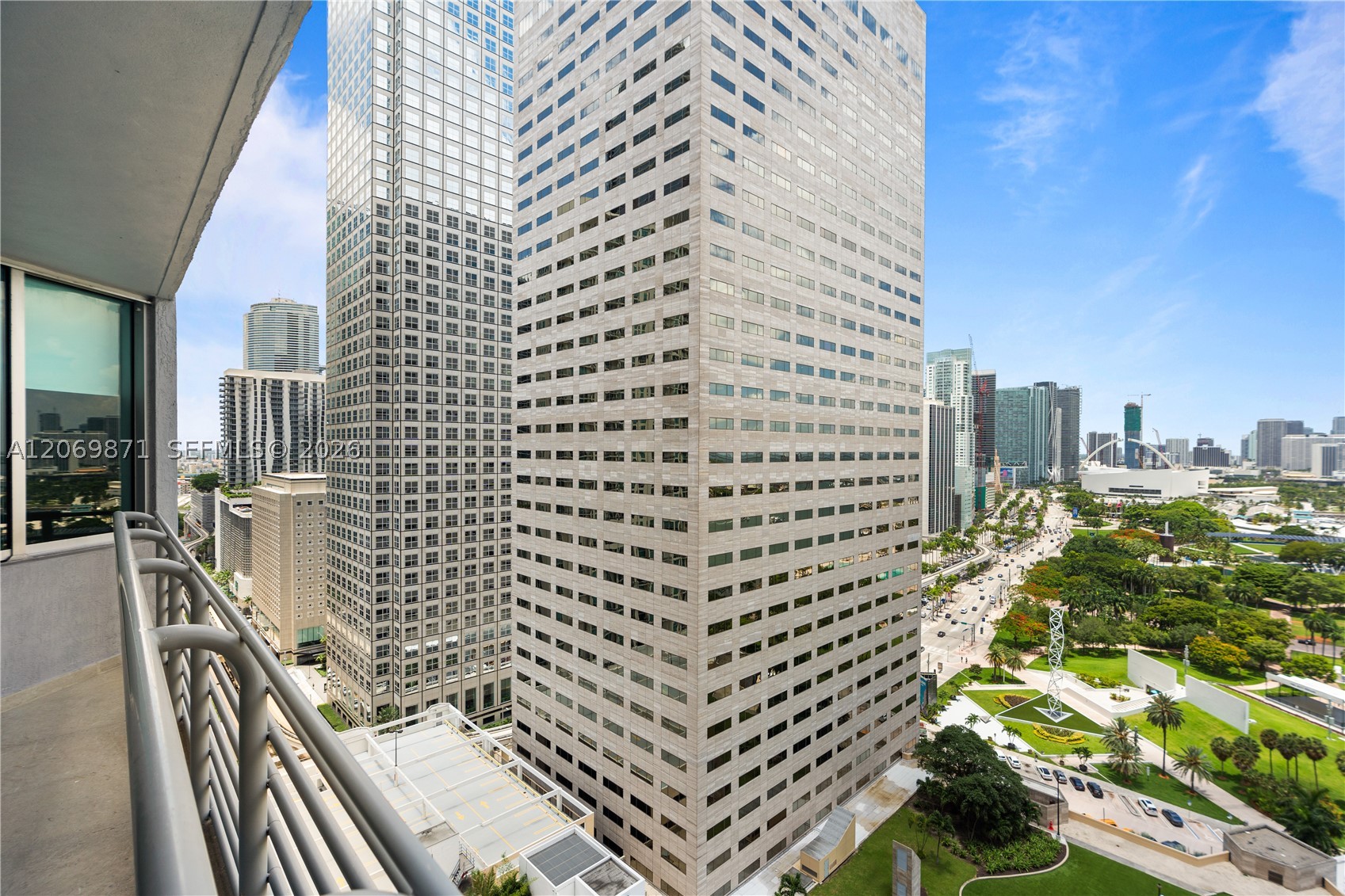 325 S Biscayne Blvd #2522, Miami FL 33131