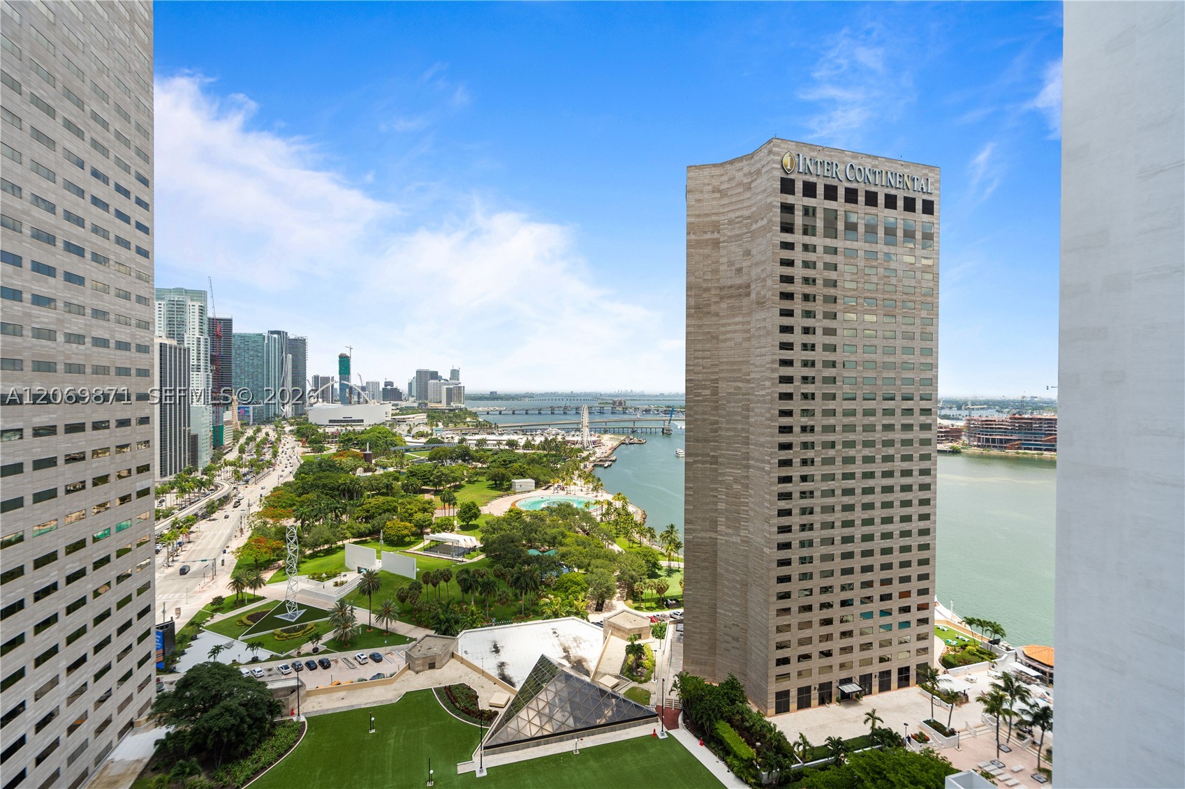 325 S Biscayne Blvd #2522, Miami FL 33131