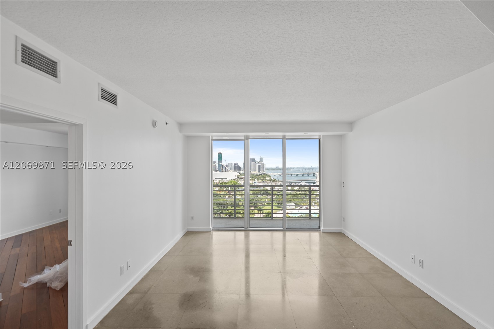 325 S Biscayne Blvd #2522, Miami FL 33131