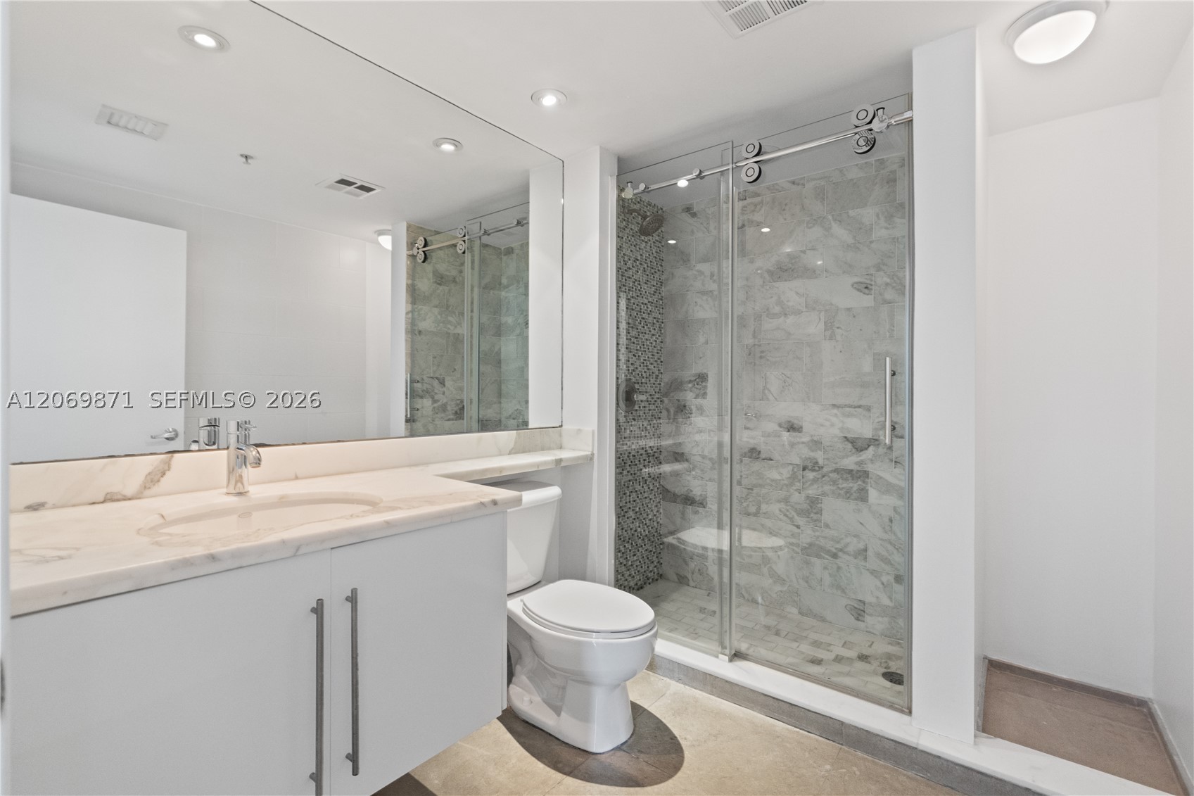 325 S Biscayne Blvd #2522, Miami FL 33131