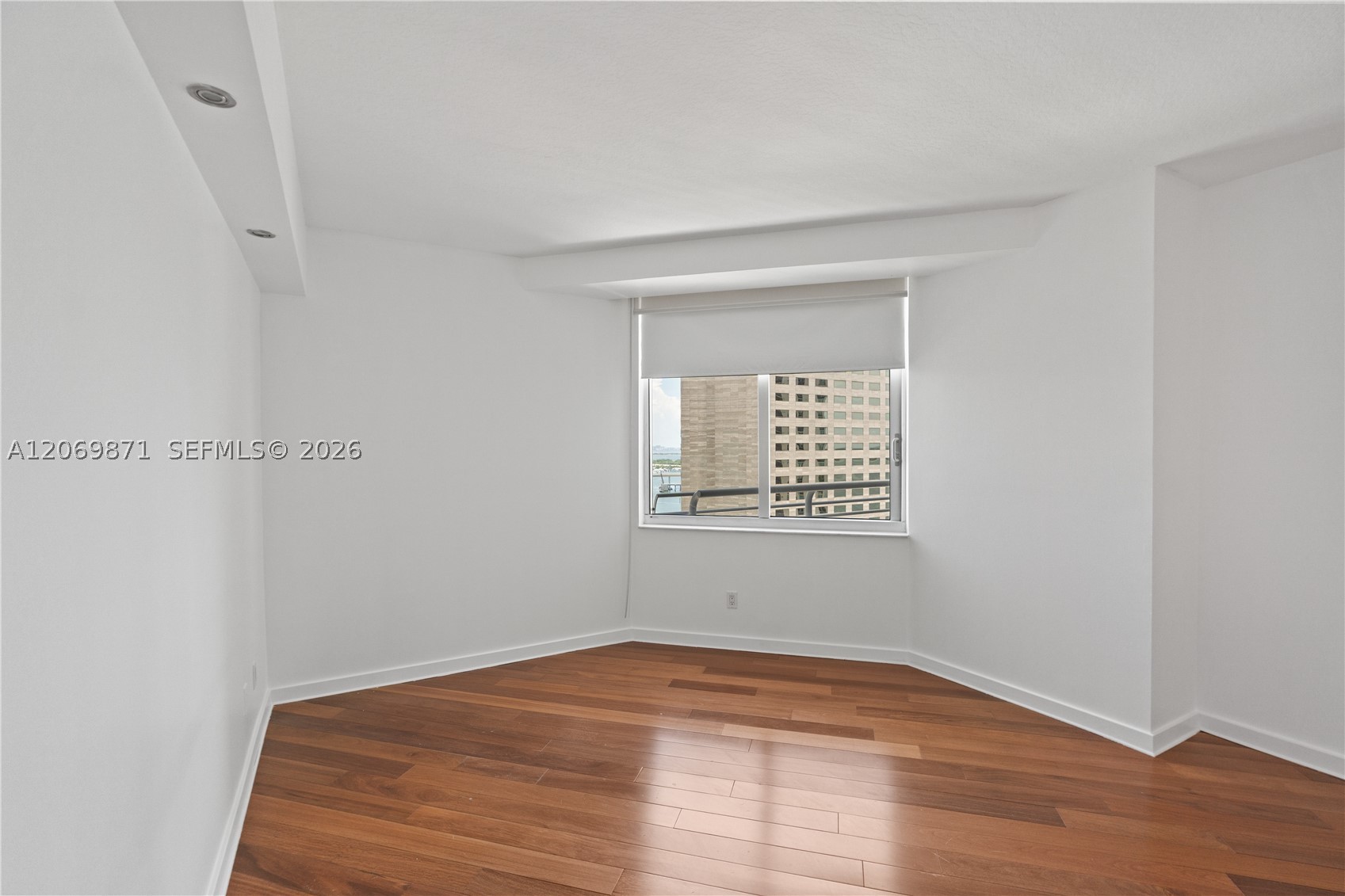 325 S Biscayne Blvd #2522, Miami FL 33131