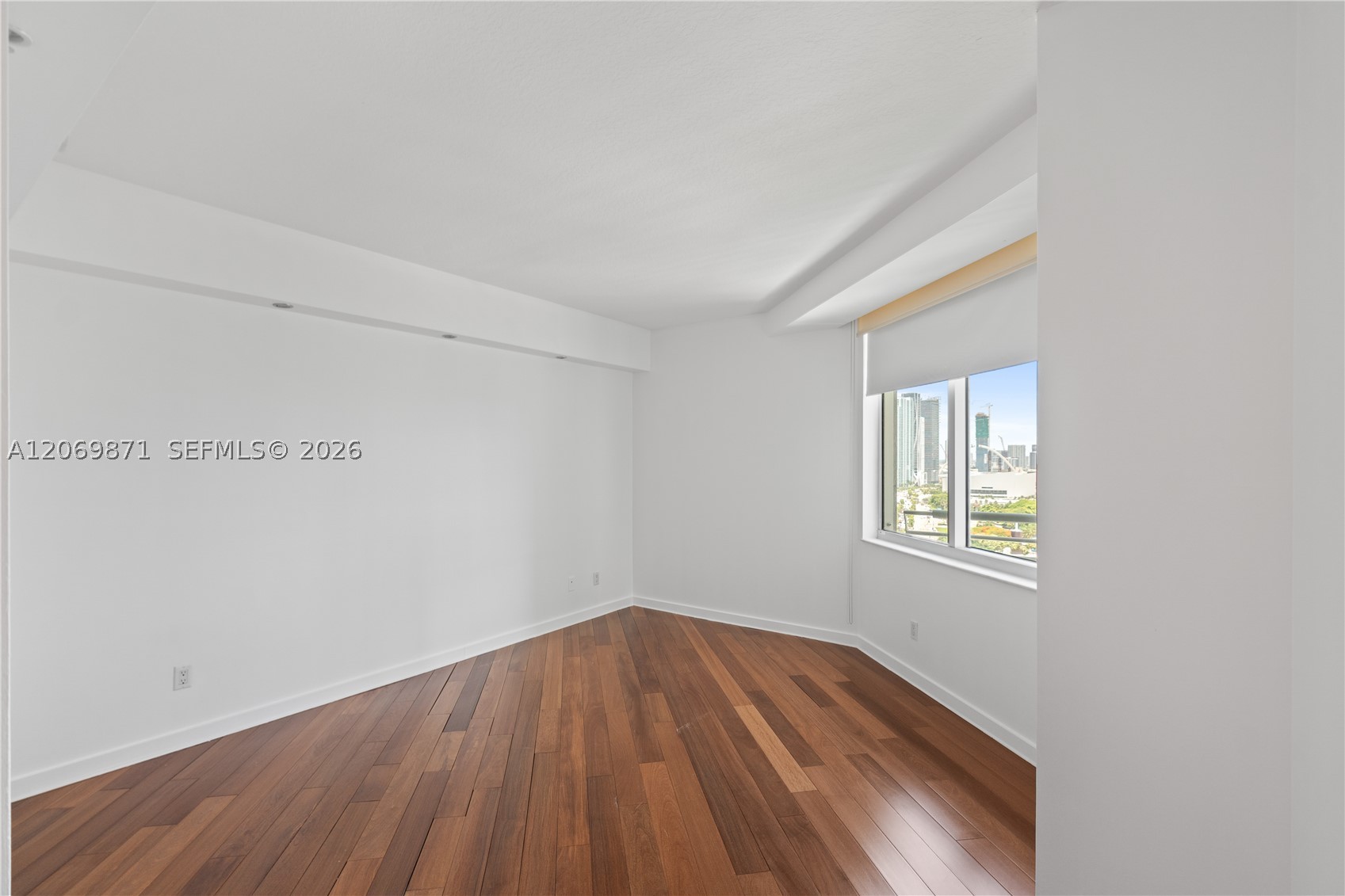 325 S Biscayne Blvd #2522, Miami FL 33131