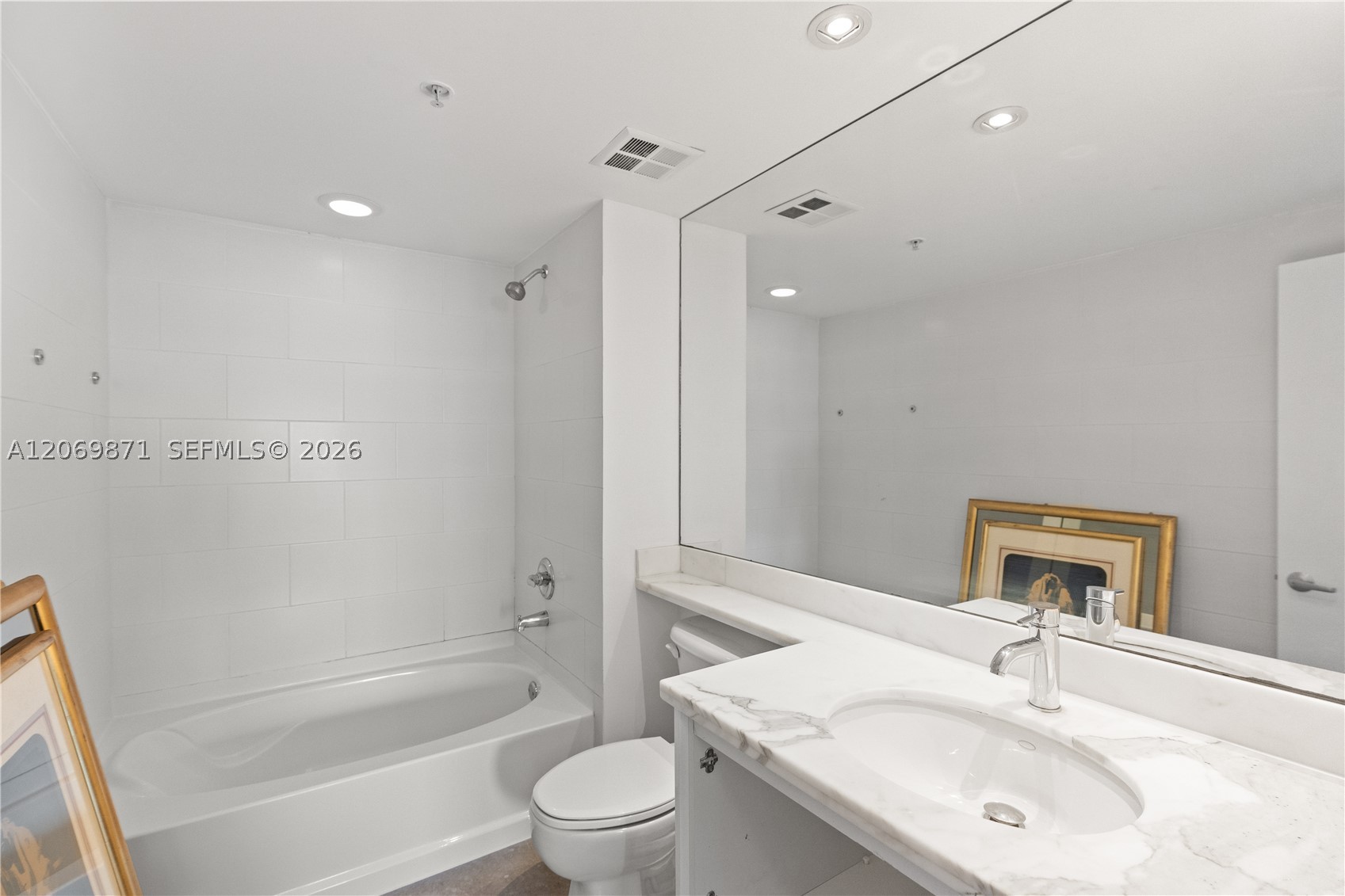 325 S Biscayne Blvd #2522, Miami FL 33131
