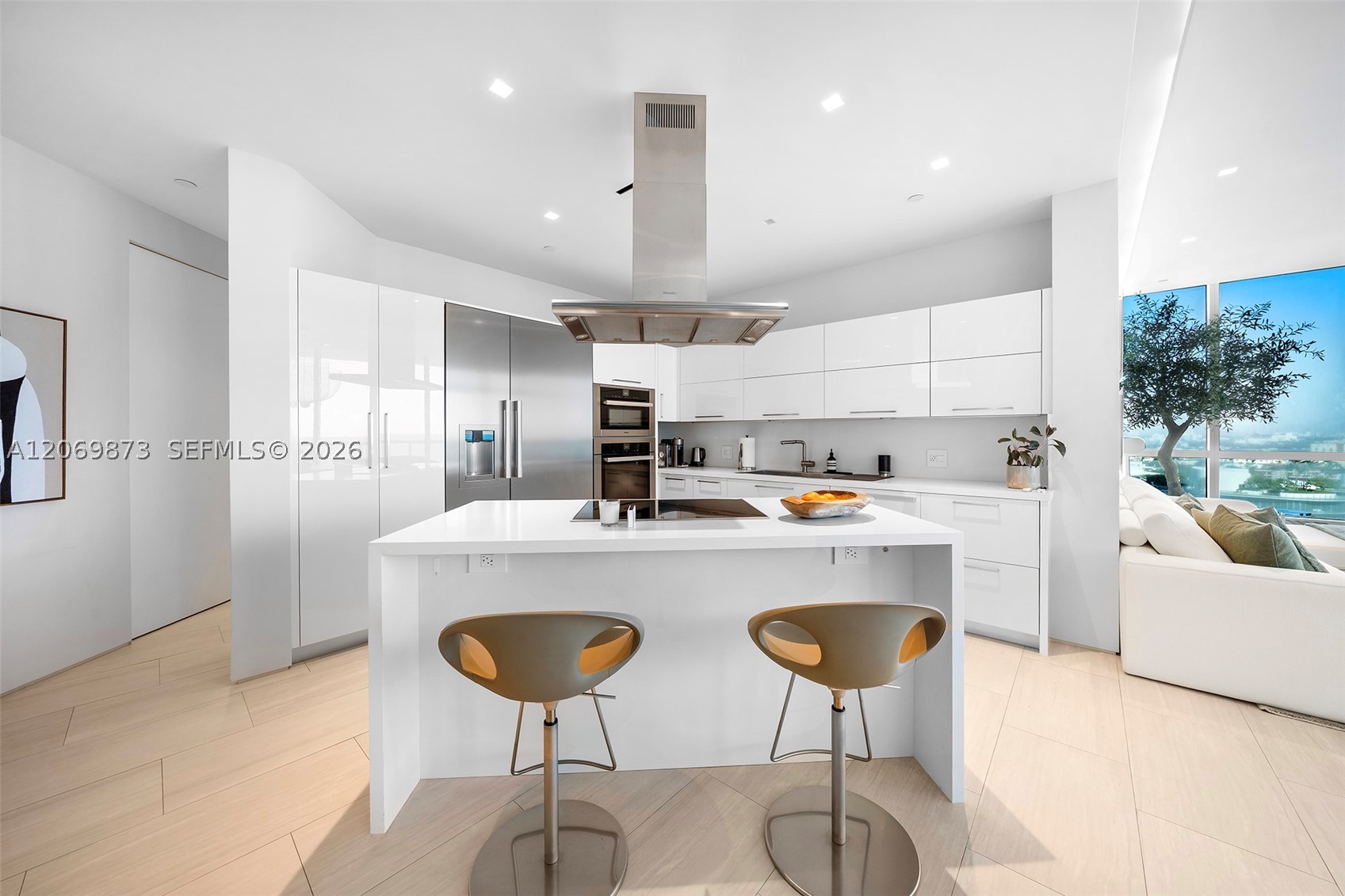 100 S Pointe Dr #1409, Miami Beach FL 33139