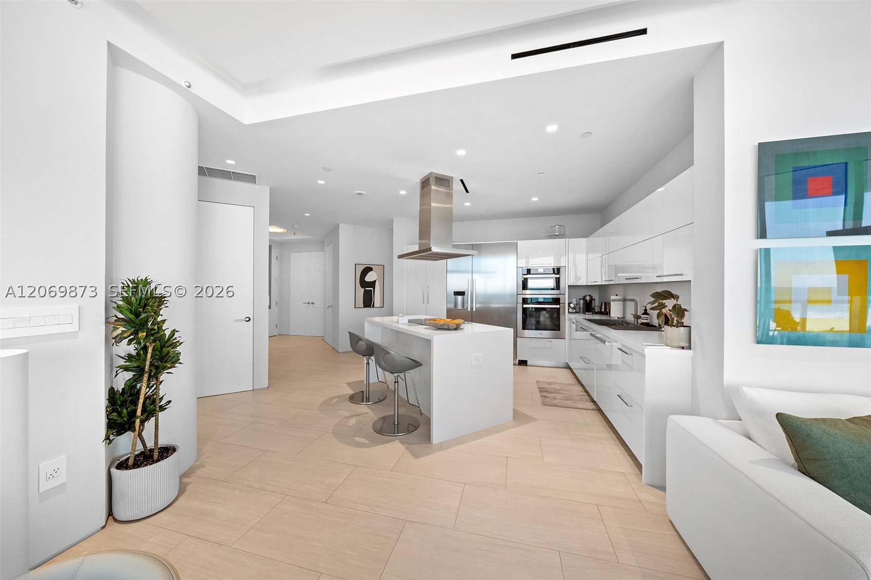 100 S Pointe Dr #1409, Miami Beach FL 33139