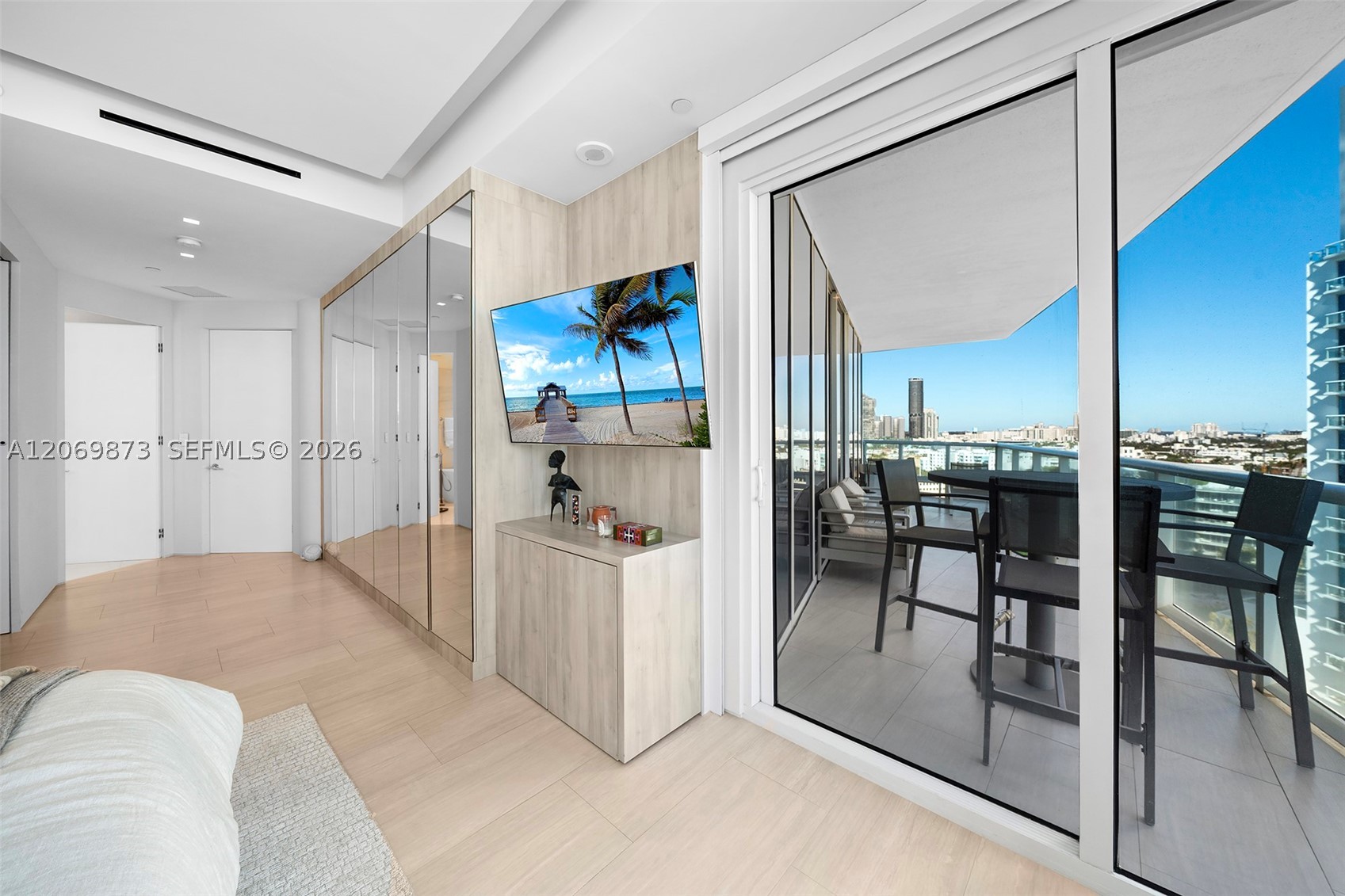 100 S Pointe Dr #1409, Miami Beach FL 33139