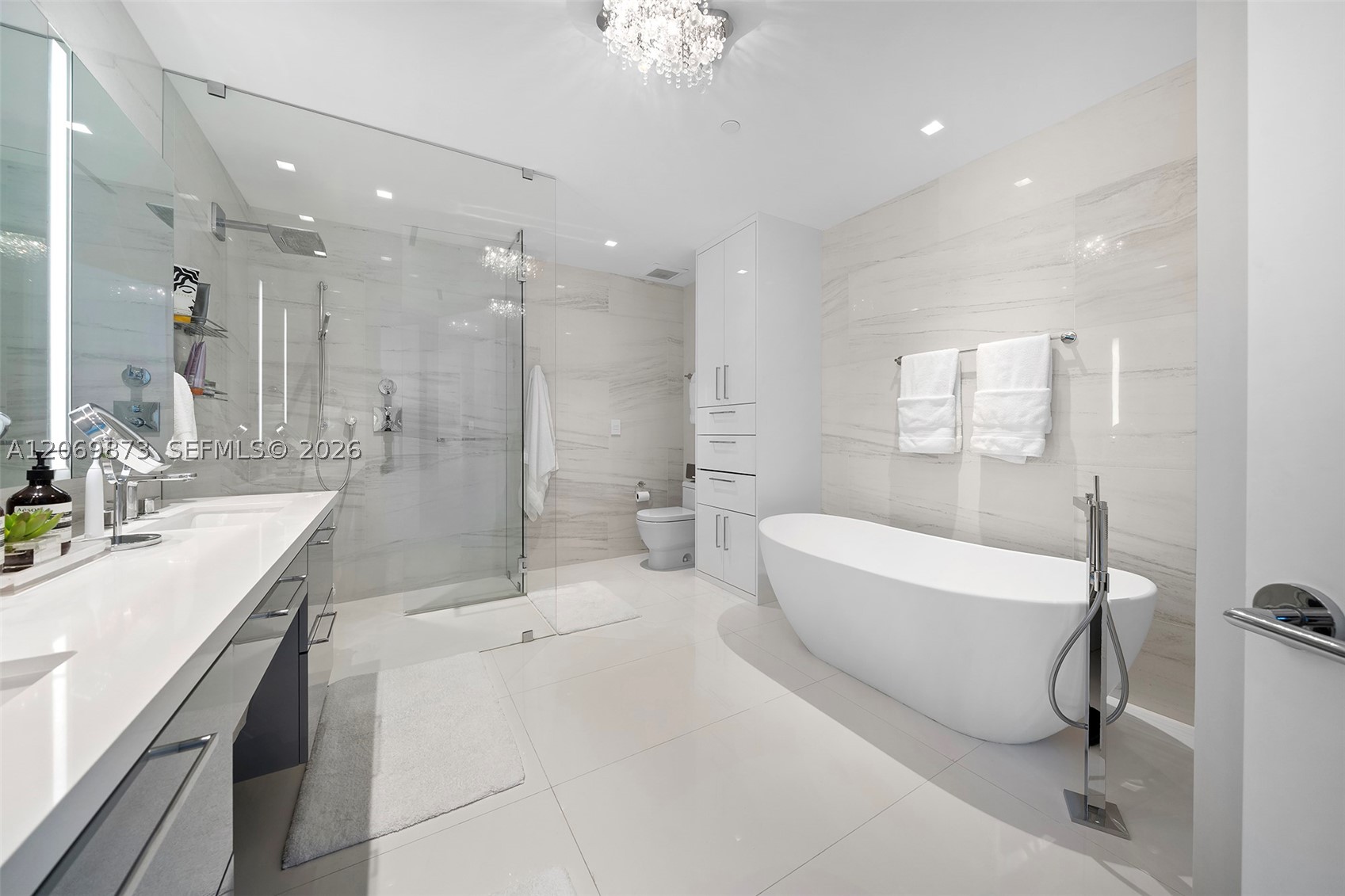 100 S Pointe Dr #1409, Miami Beach FL 33139