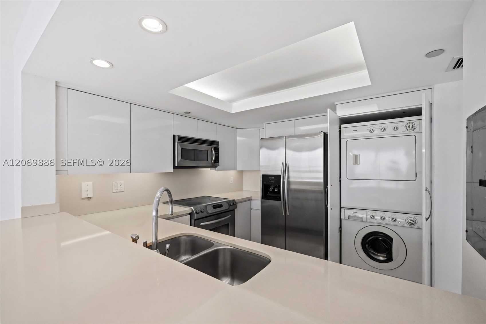 400 S Pointe Dr #1905, Miami Beach FL 33139
