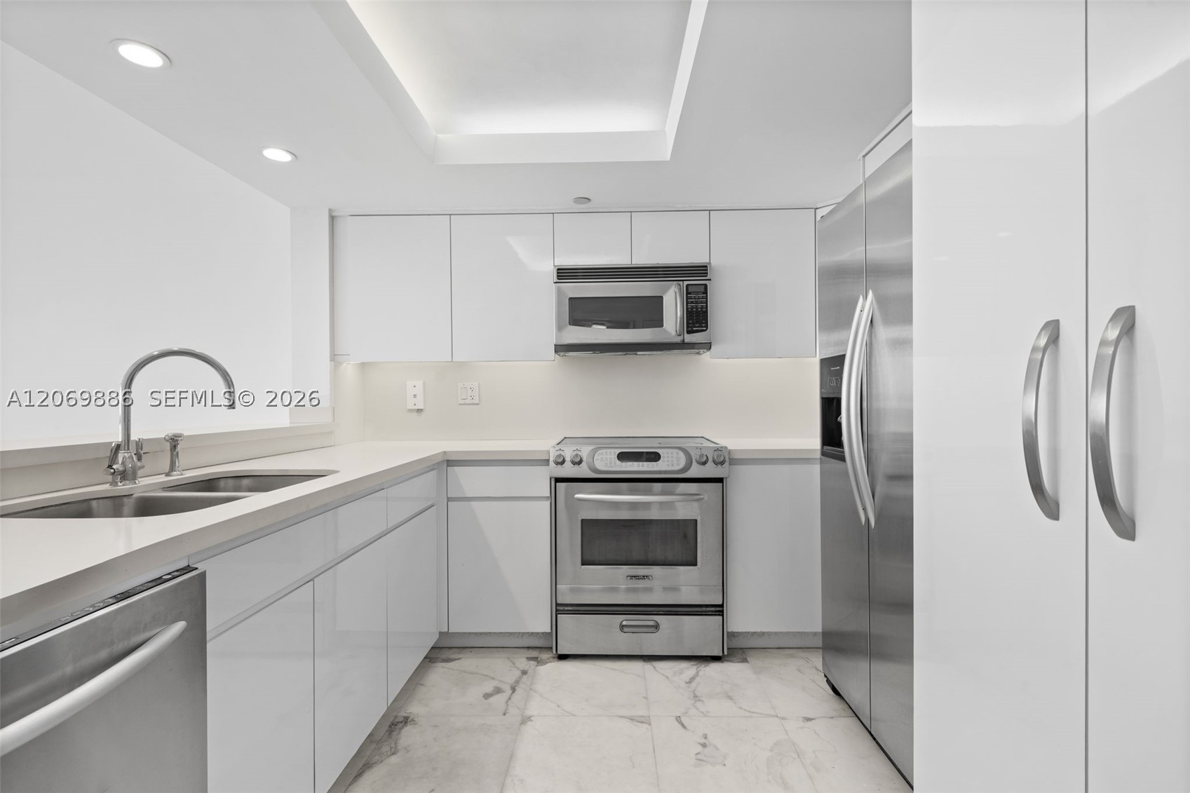 400 S Pointe Dr #1905, Miami Beach FL 33139