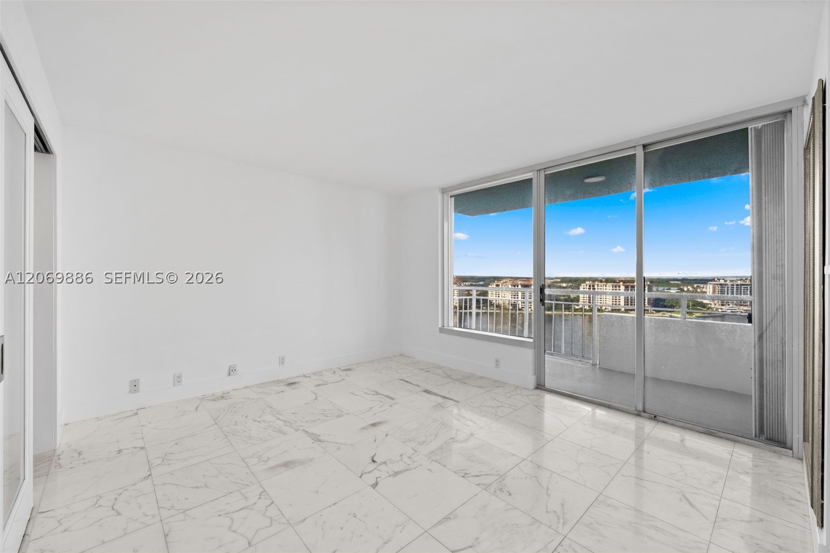 400 S Pointe Dr #1905, Miami Beach FL 33139