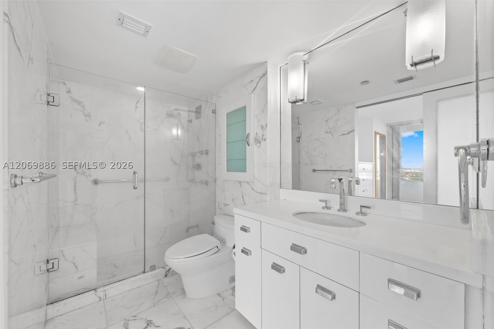 400 S Pointe Dr #1905, Miami Beach FL 33139