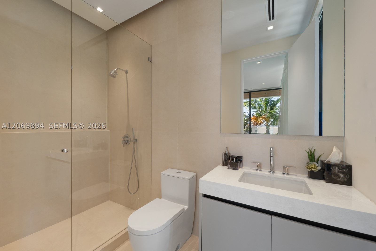 6015 N Bay Rd, Miami Beach FL 33140