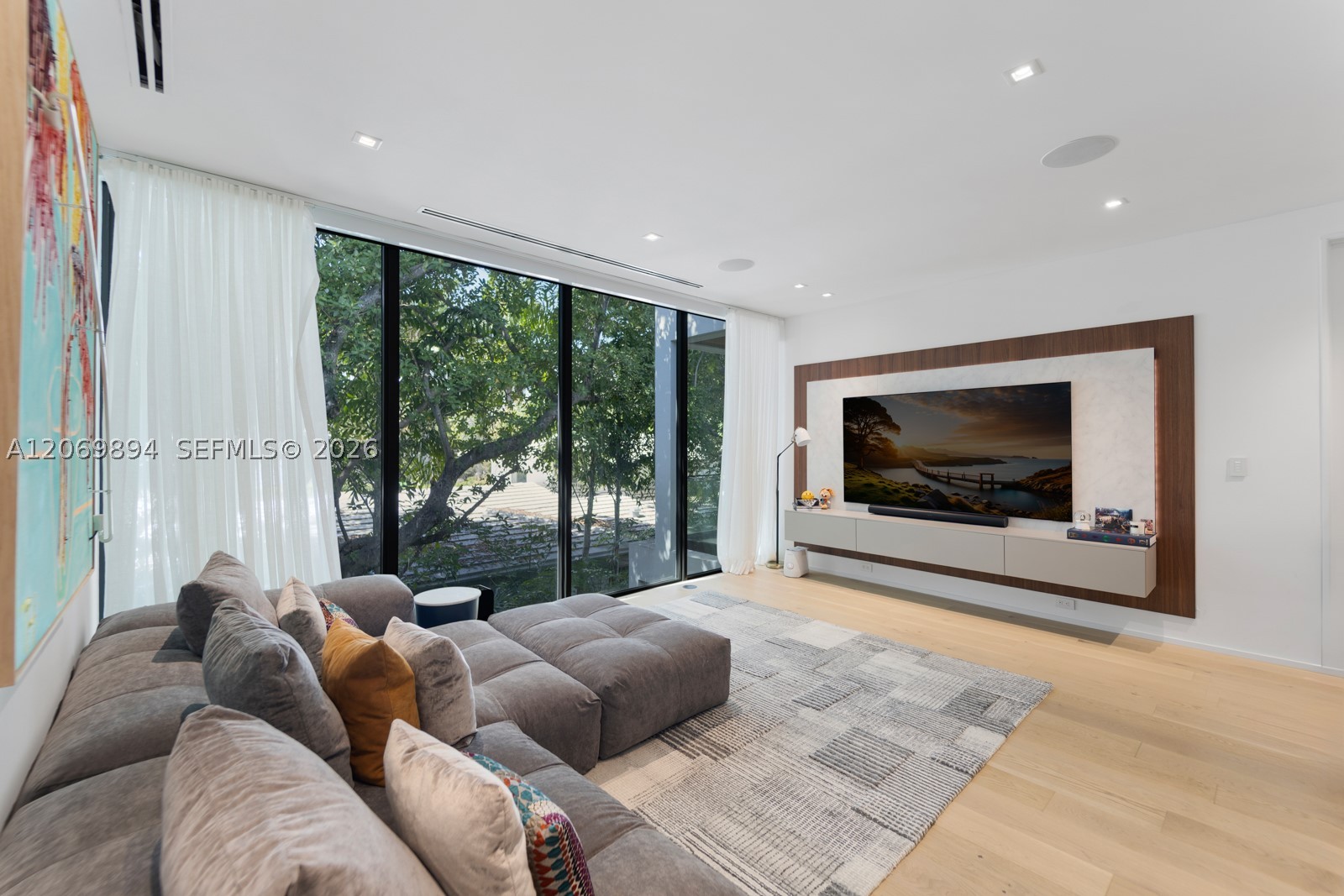 6015 N Bay Rd, Miami Beach FL 33140