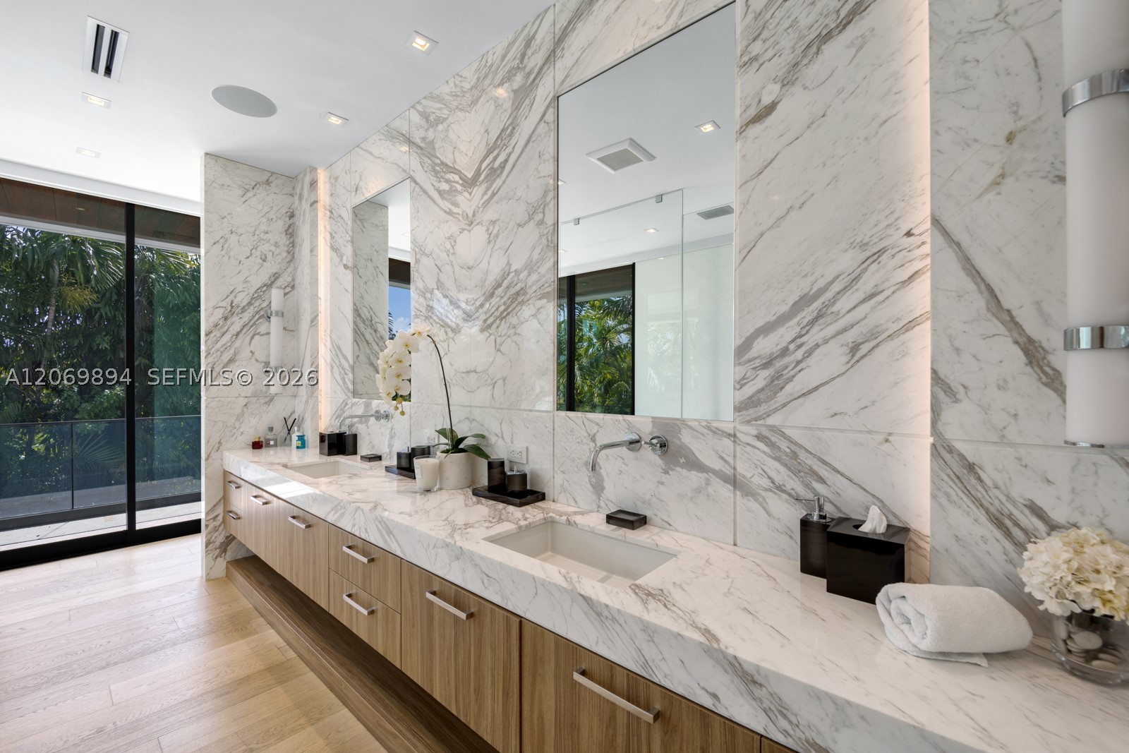 6015 N Bay Rd, Miami Beach FL 33140