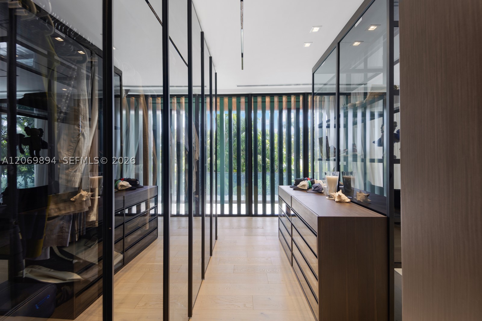 6015 N Bay Rd, Miami Beach FL 33140
