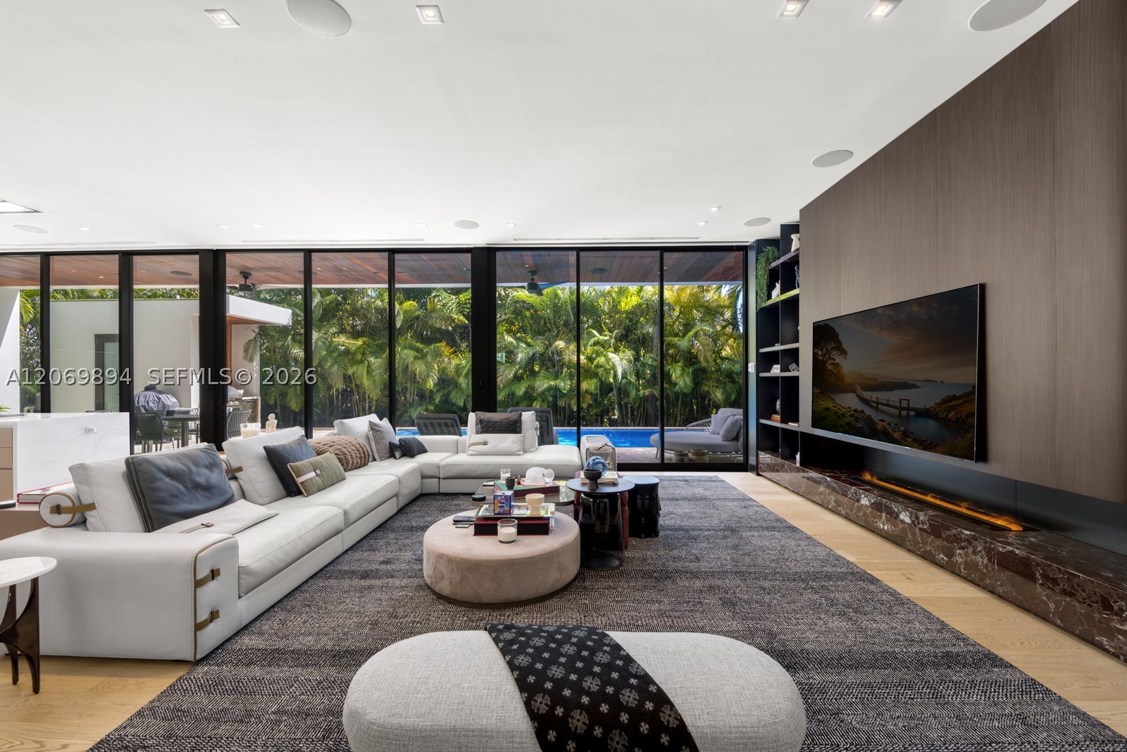 6015 N Bay Rd, Miami Beach FL 33140