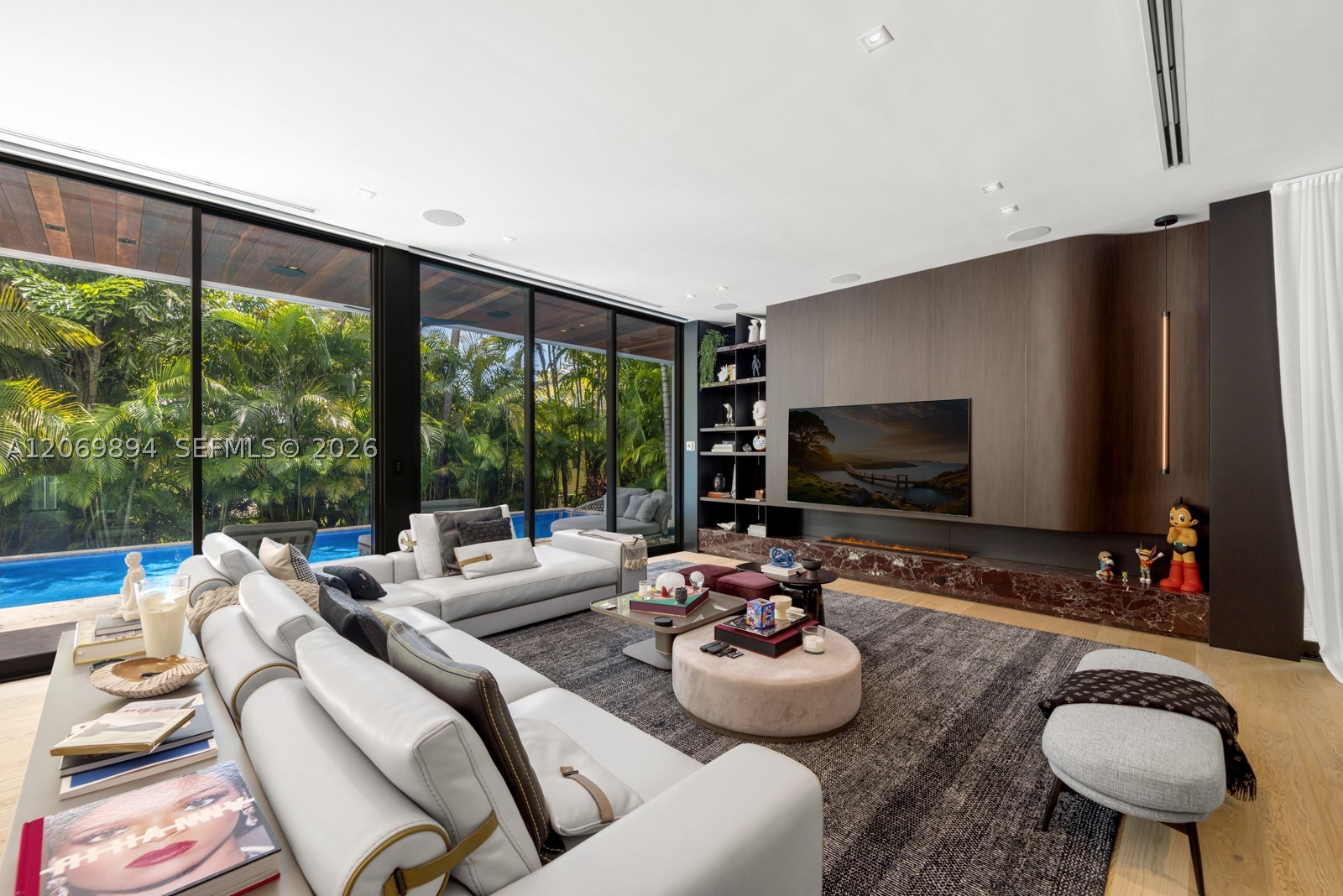 6015 N Bay Rd, Miami Beach FL 33140
