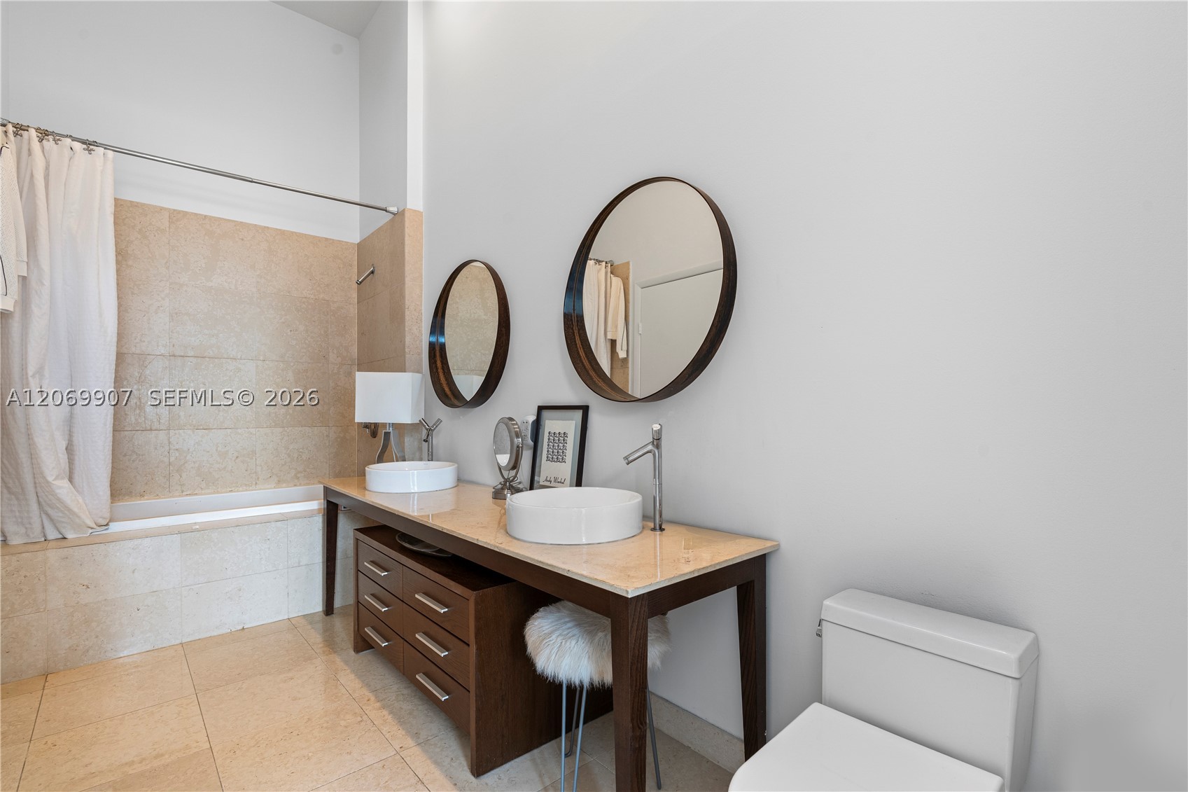 465 Brickell Ave #4106, Miami FL 33131