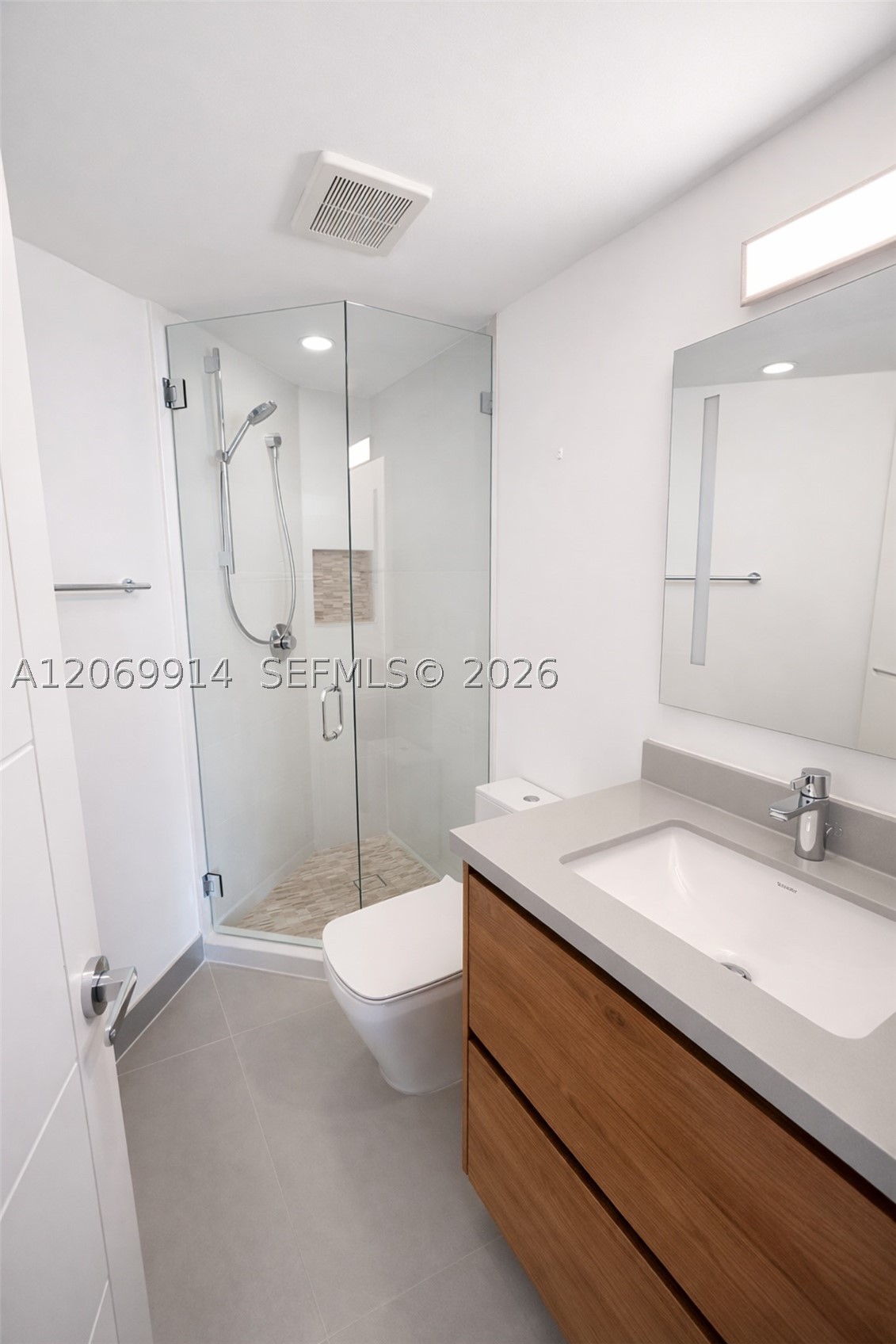 520 Brickell Key Dr #A1421, Miami FL 33131
