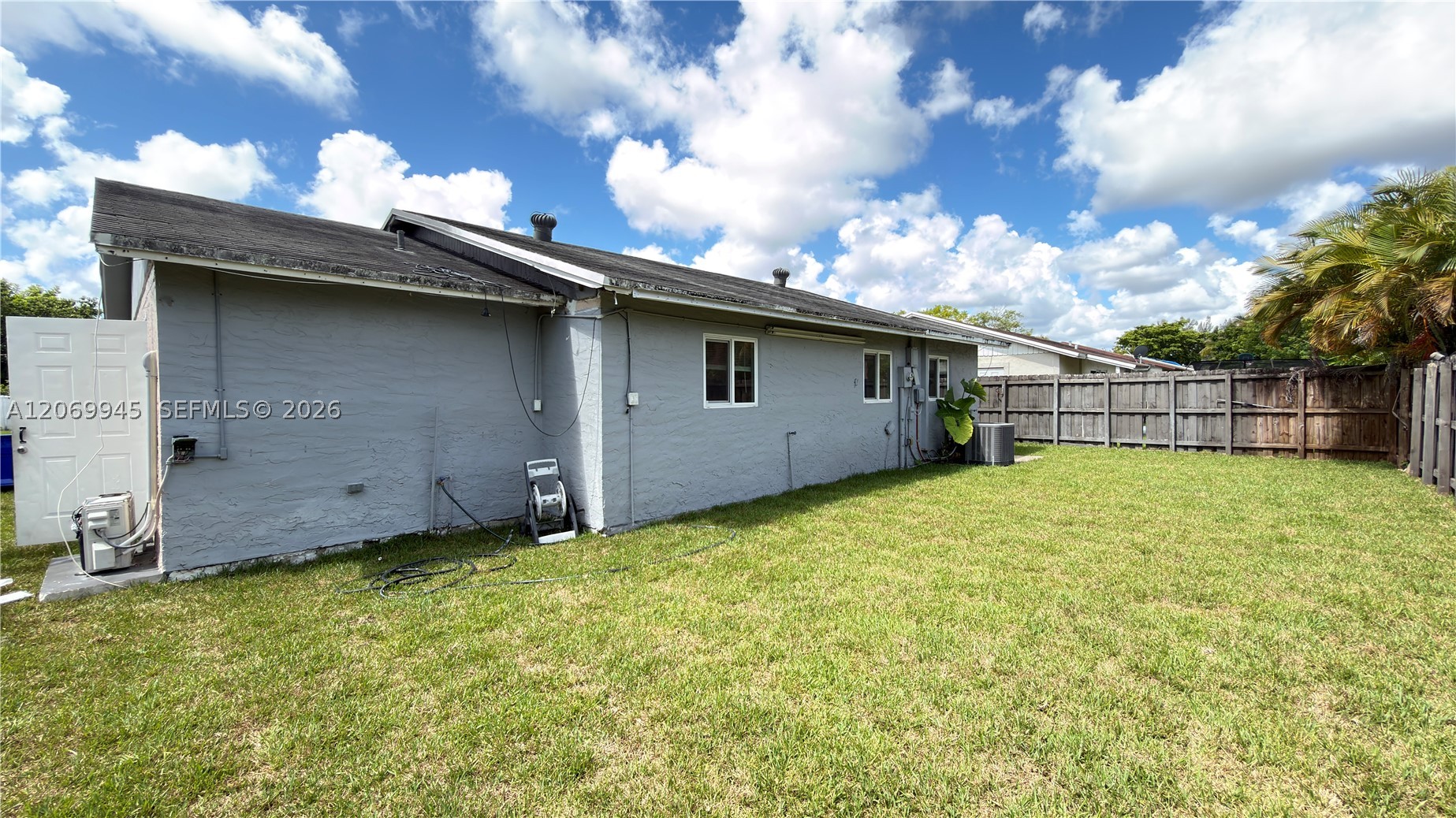 8151 SW 7th St, North Lauderdale FL 33068